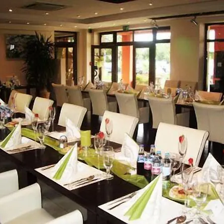 Hotel Galanta 4* Ґаланта