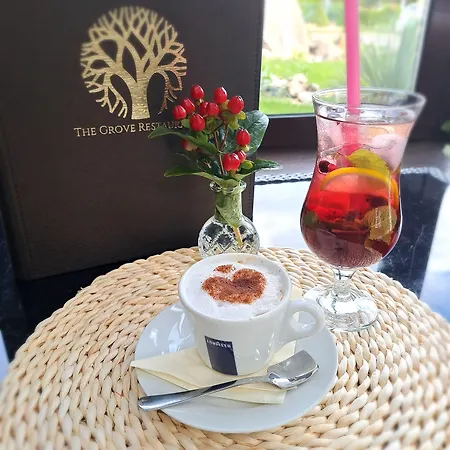 Hotel Galanta Hotell