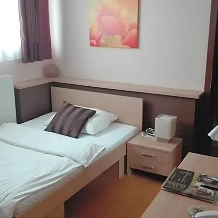 Hotel Galanta Galanta