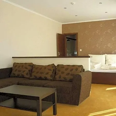 Hotel Galanta 4* Ґаланта