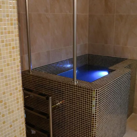 Готель Hotel Galanta 4*