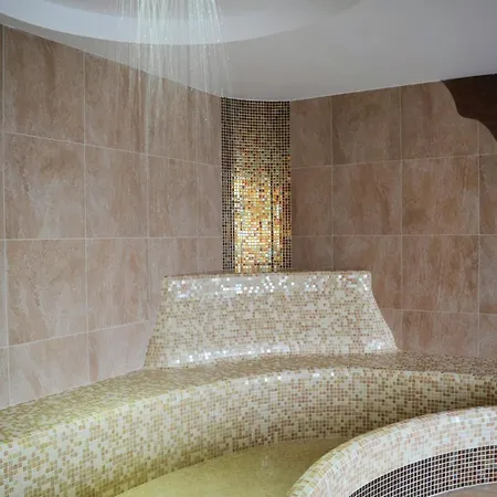 Готель Hotel Galanta Ґаланта