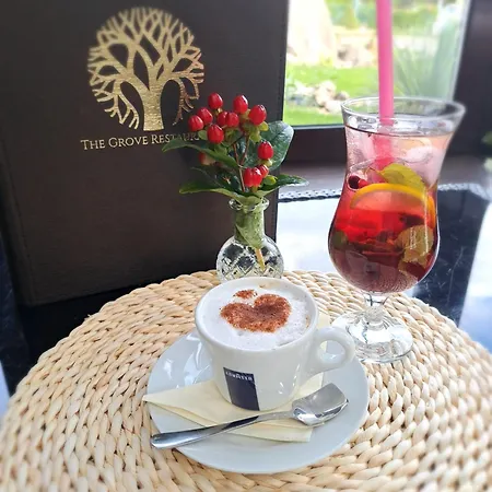 Hotel Galanta Ґаланта